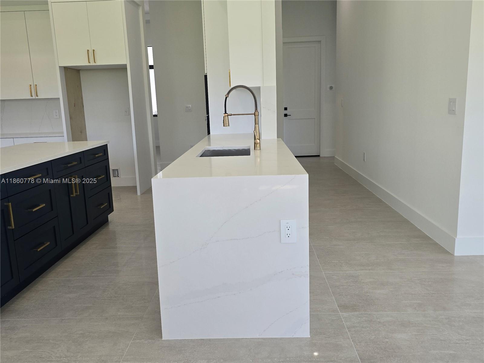 OUTBACK RANCHES - Residential