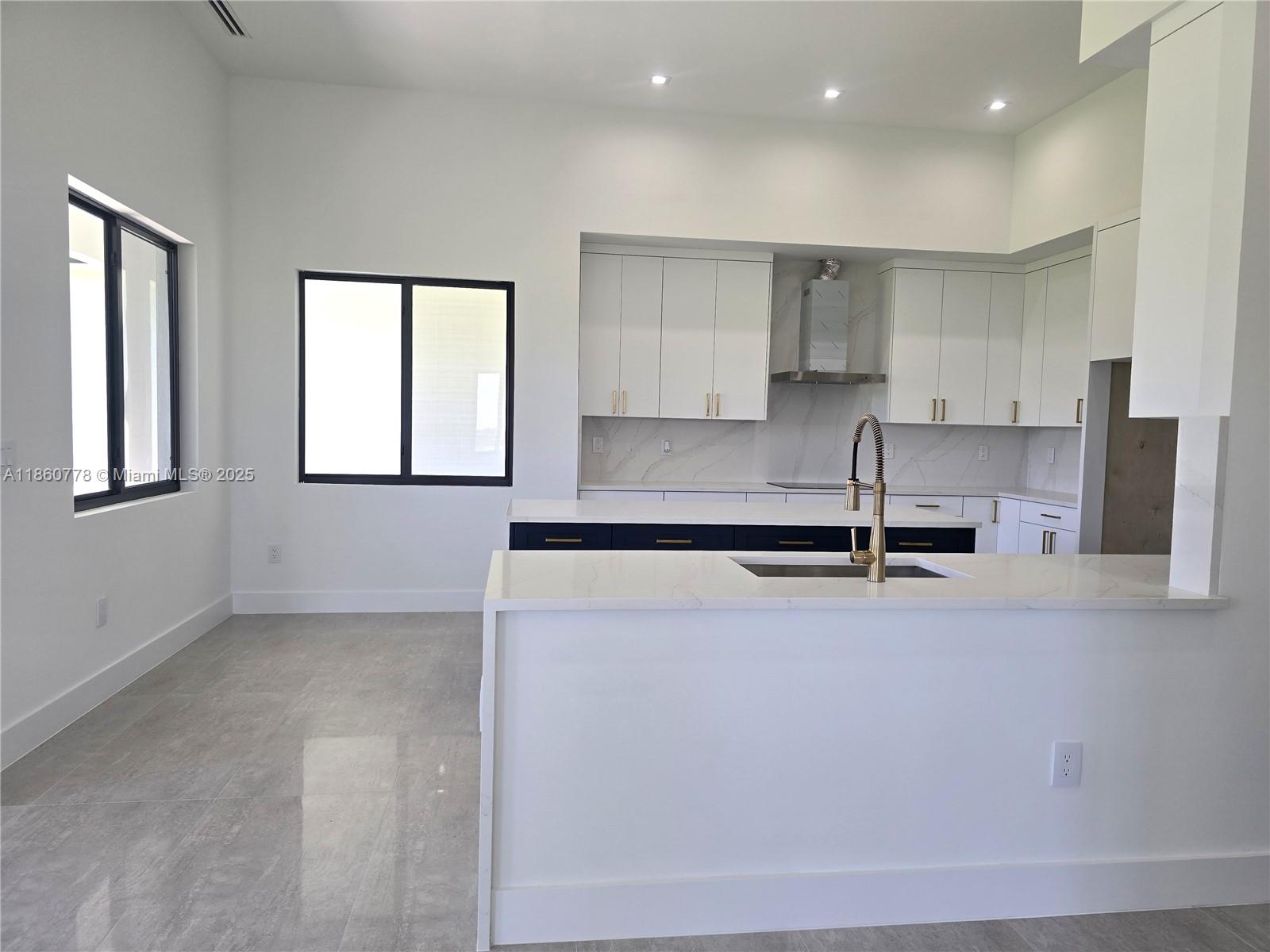 OUTBACK RANCHES - Residential