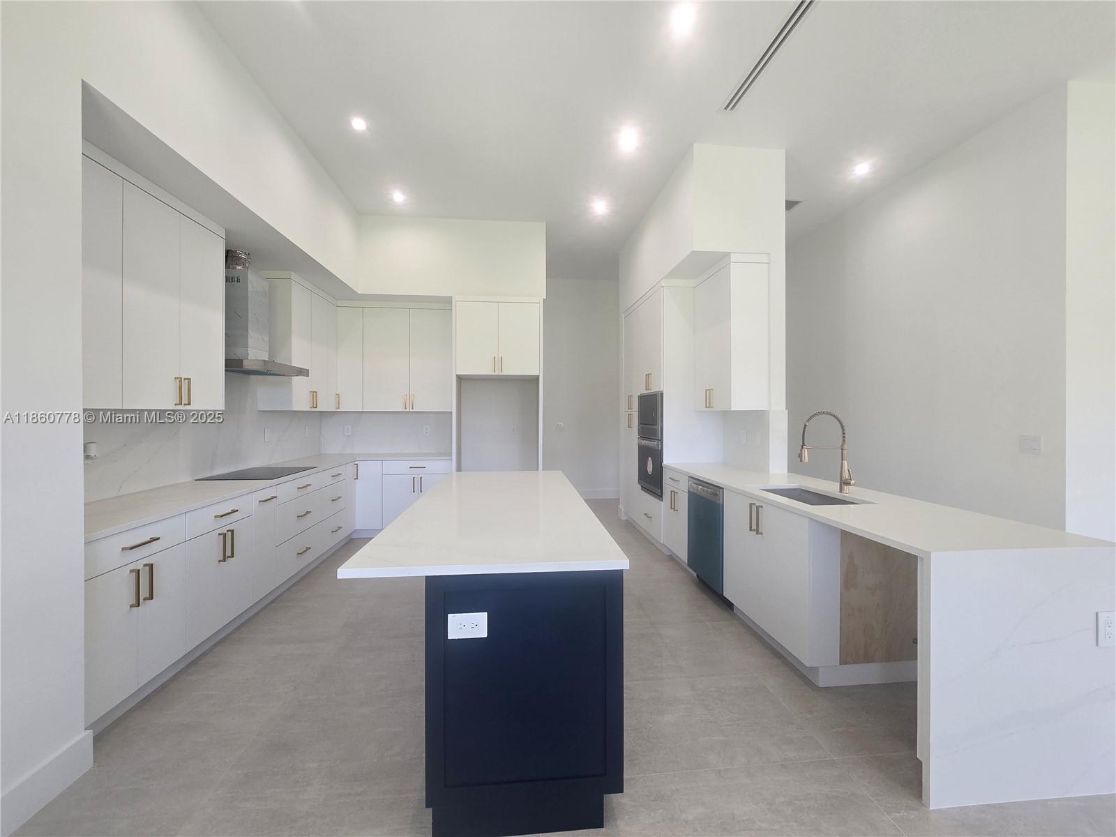 OUTBACK RANCHES - Residential