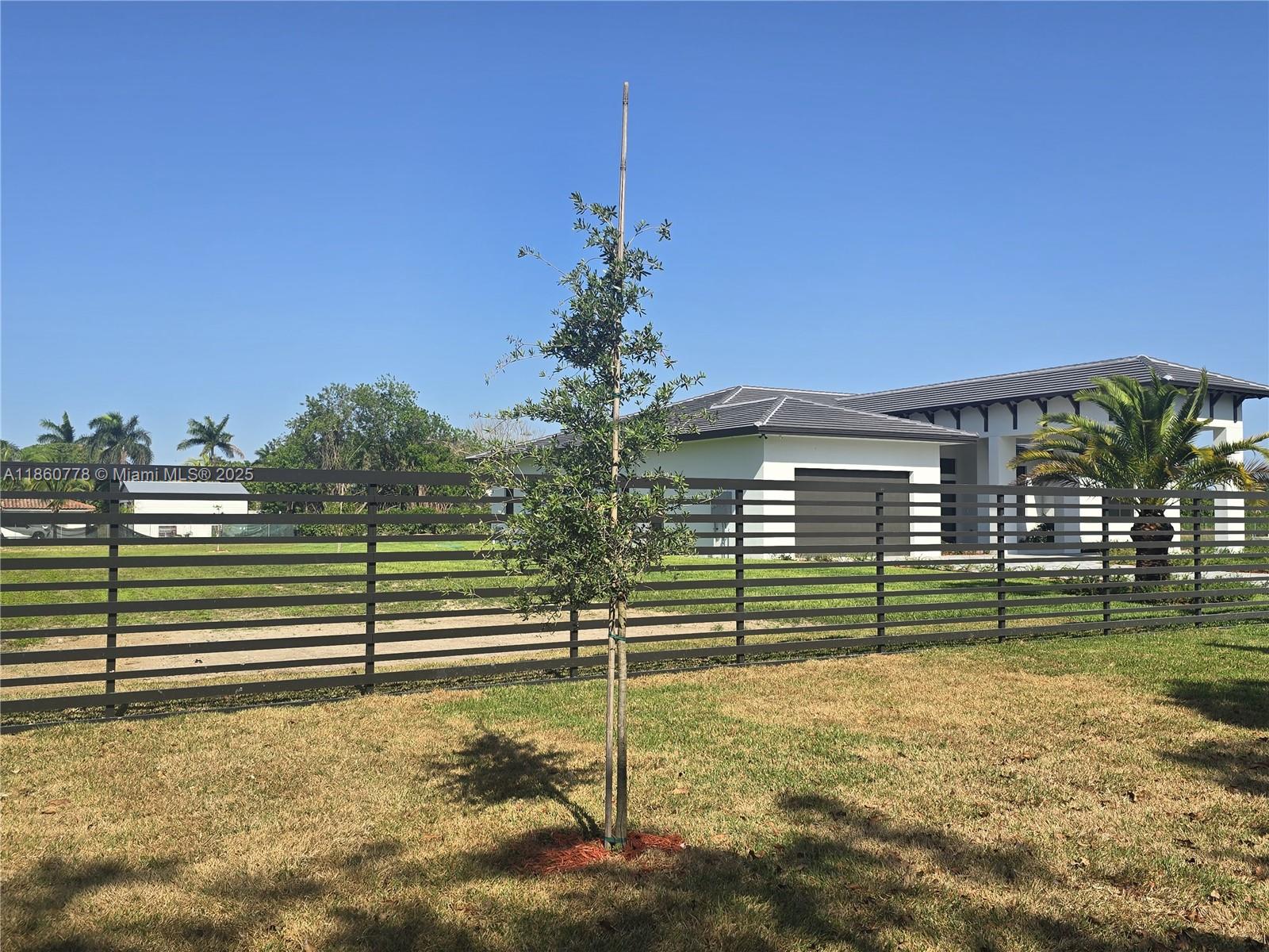 OUTBACK RANCHES - Residential