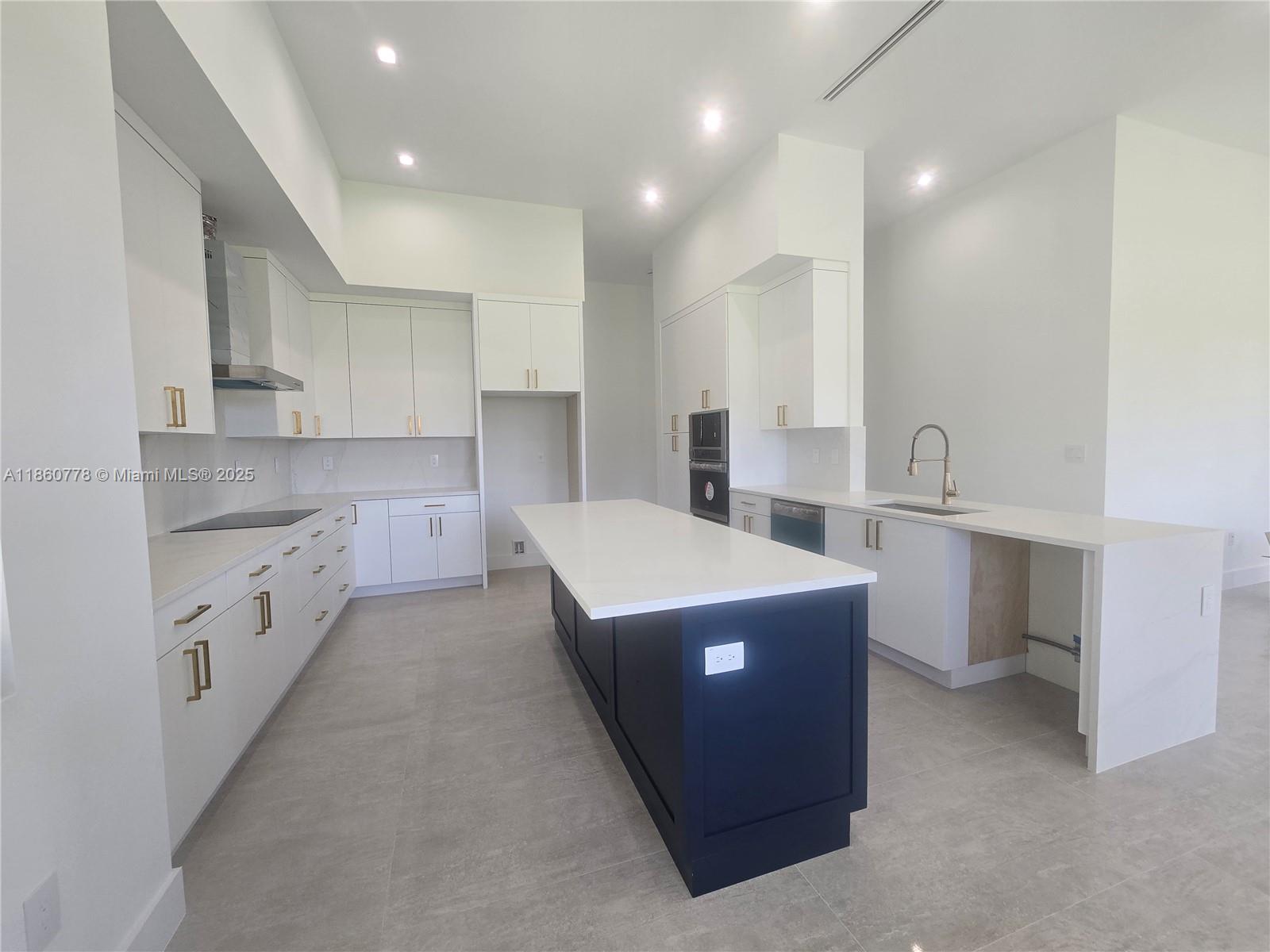 OUTBACK RANCHES - Residential