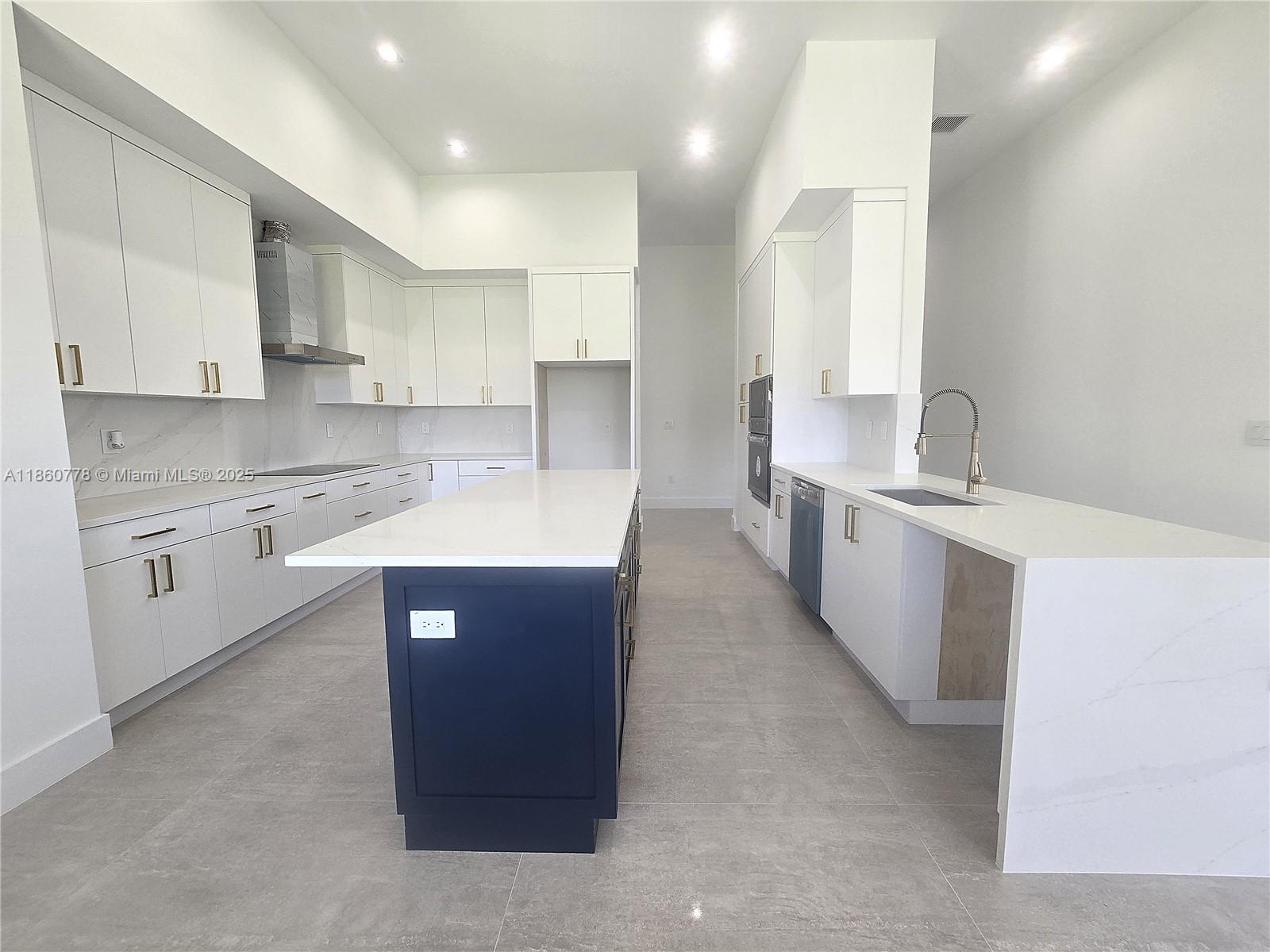 OUTBACK RANCHES - Residential