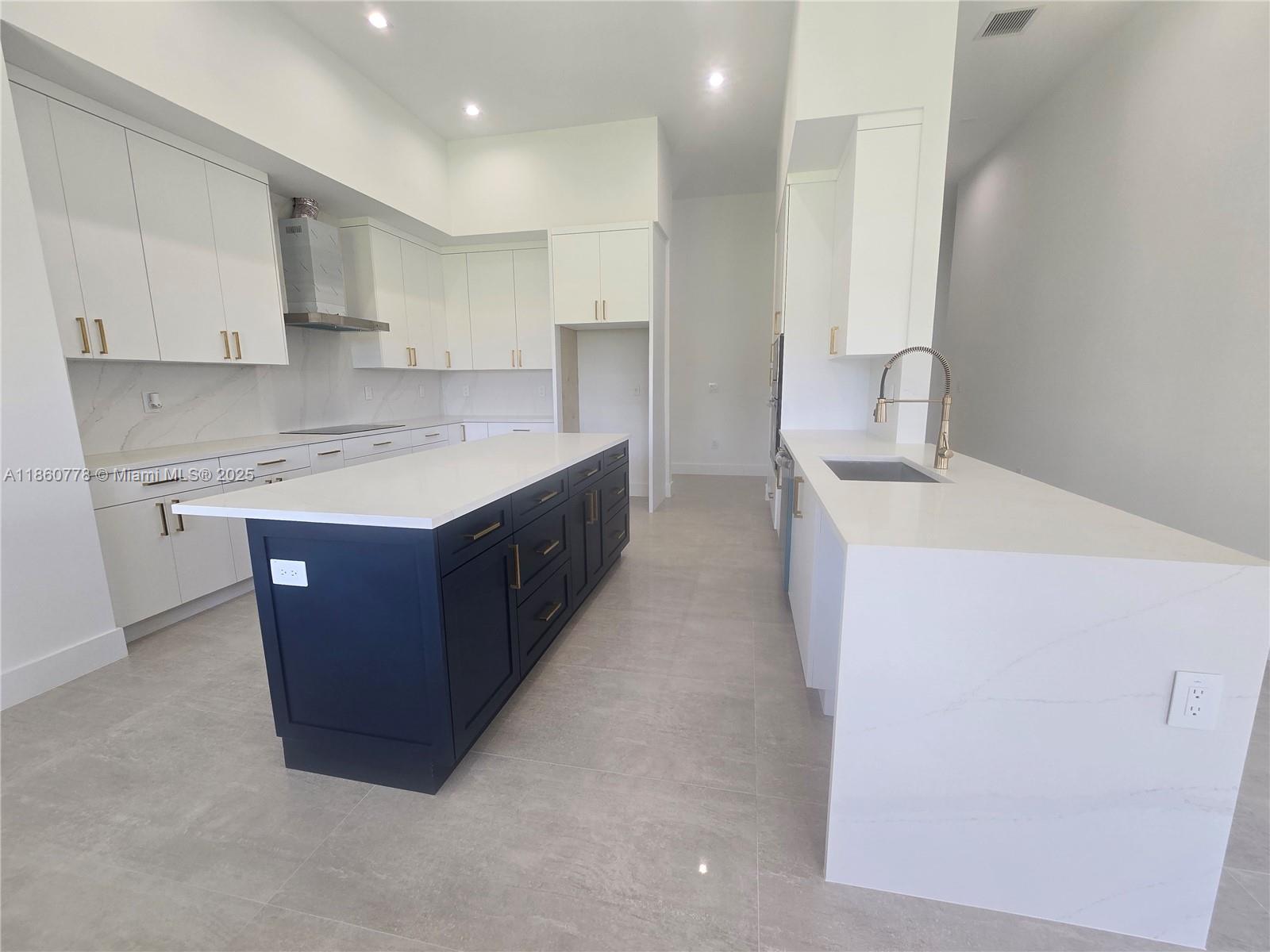 OUTBACK RANCHES - Residential