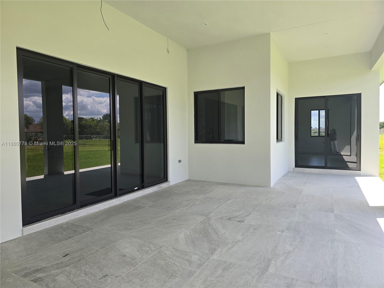 OUTBACK RANCHES - Residential