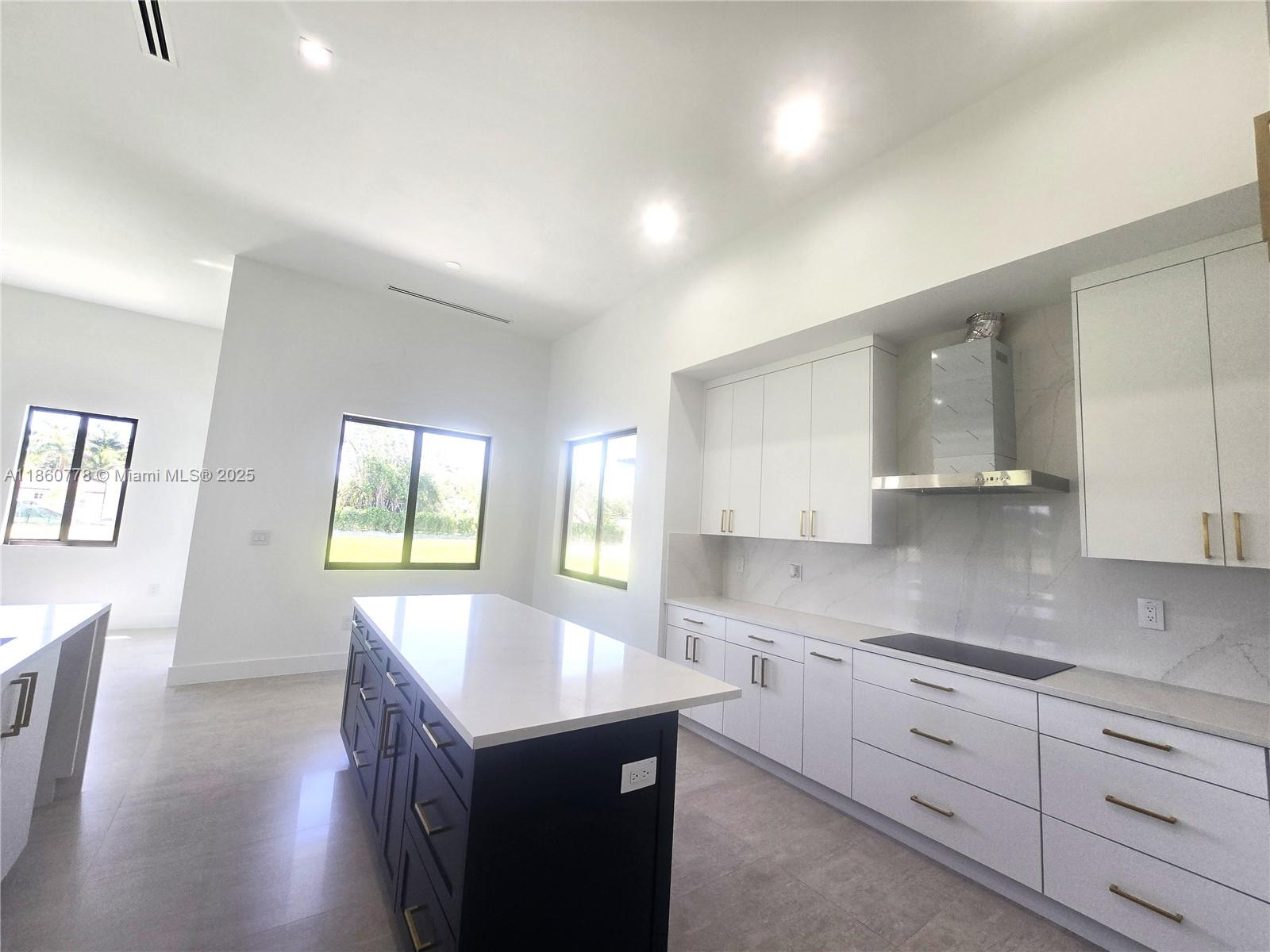 OUTBACK RANCHES - Residential