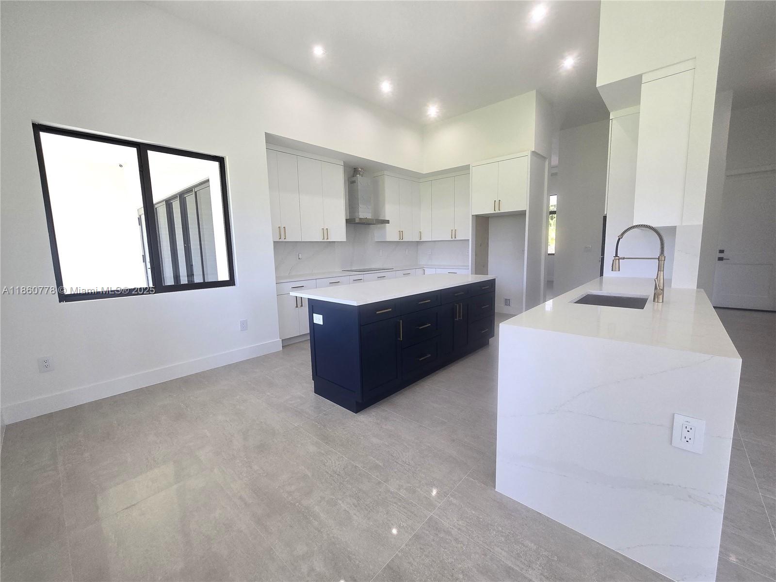 OUTBACK RANCHES - Residential