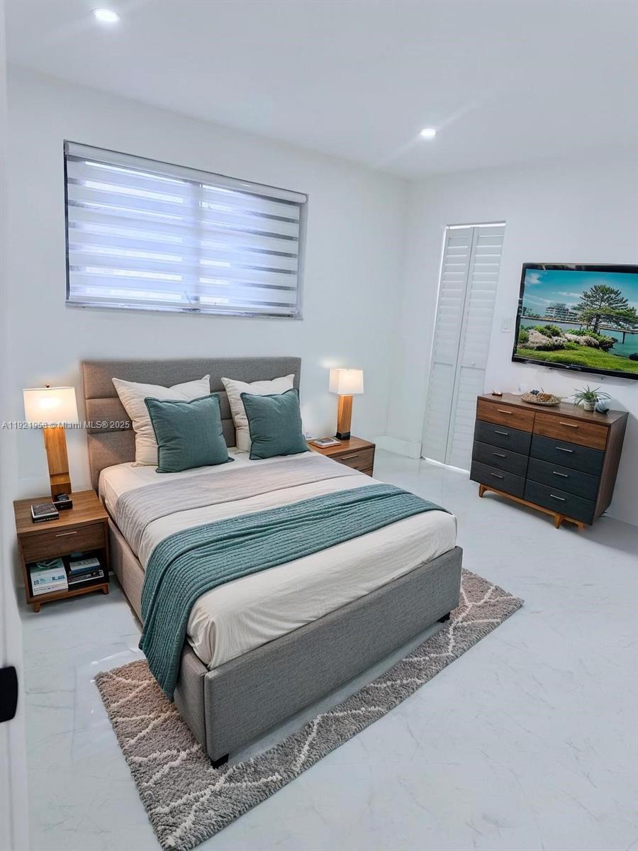 HYDE PARK FIRST SEC - Residential Lease