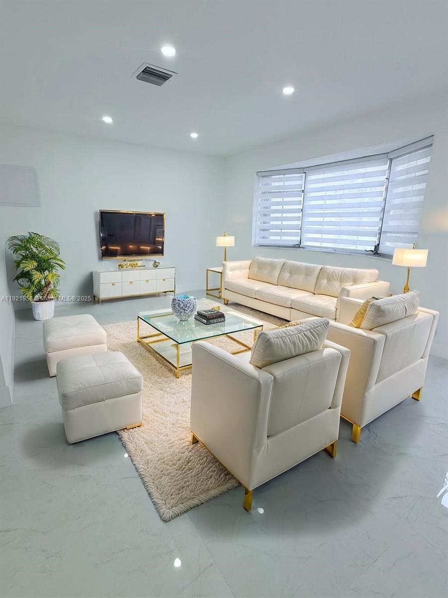 HYDE PARK FIRST SEC - Residential Lease