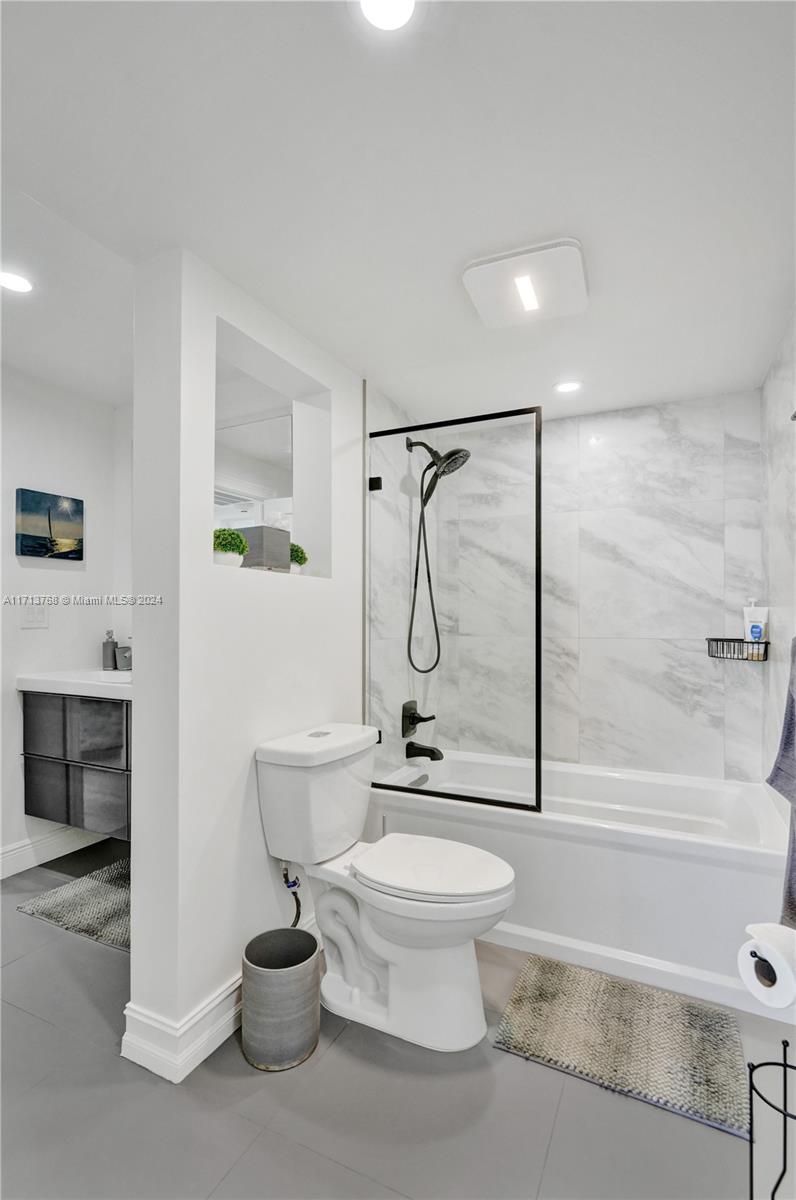 SILVER THATCH INTRACOASTA - Residential