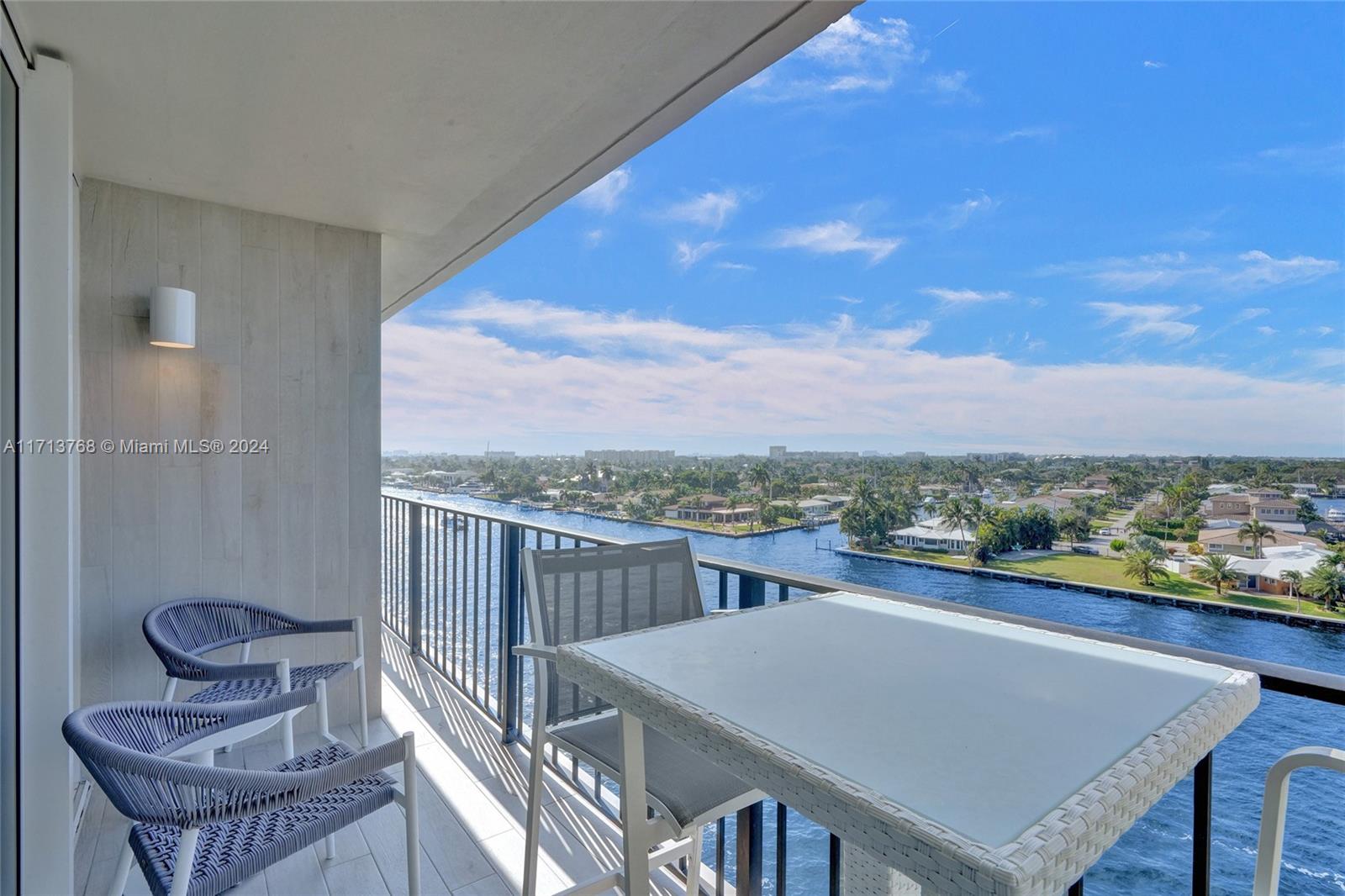 SILVER THATCH INTRACOASTA - Residential