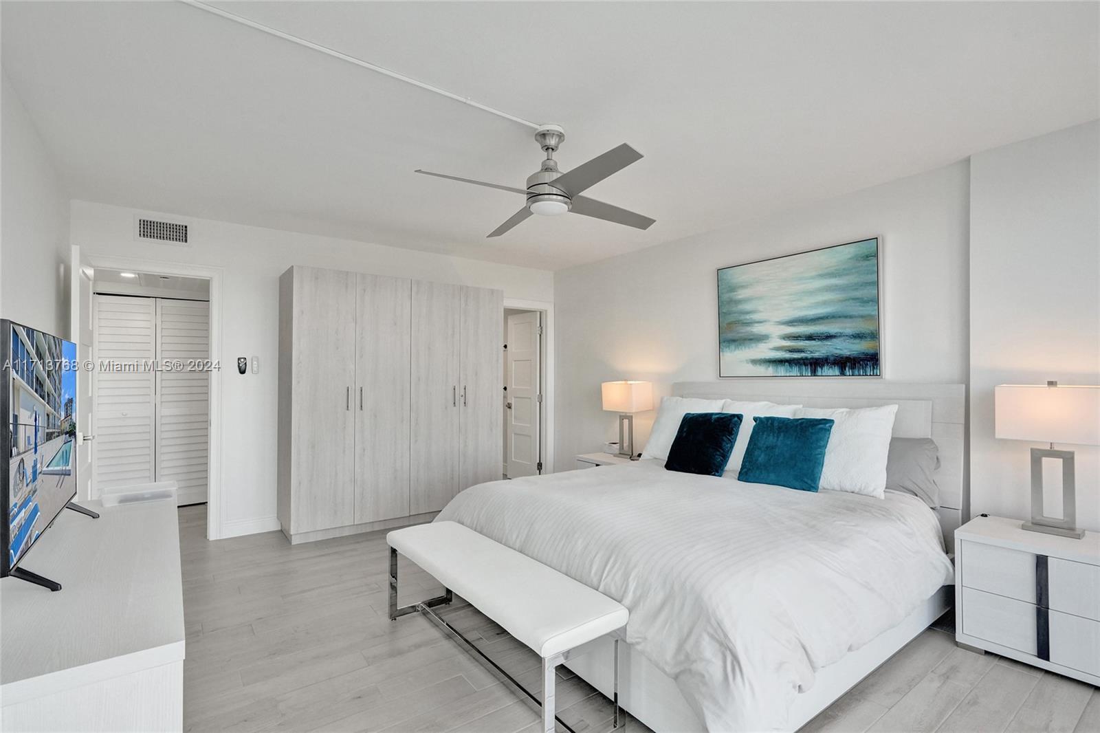 SILVER THATCH INTRACOASTA - Residential