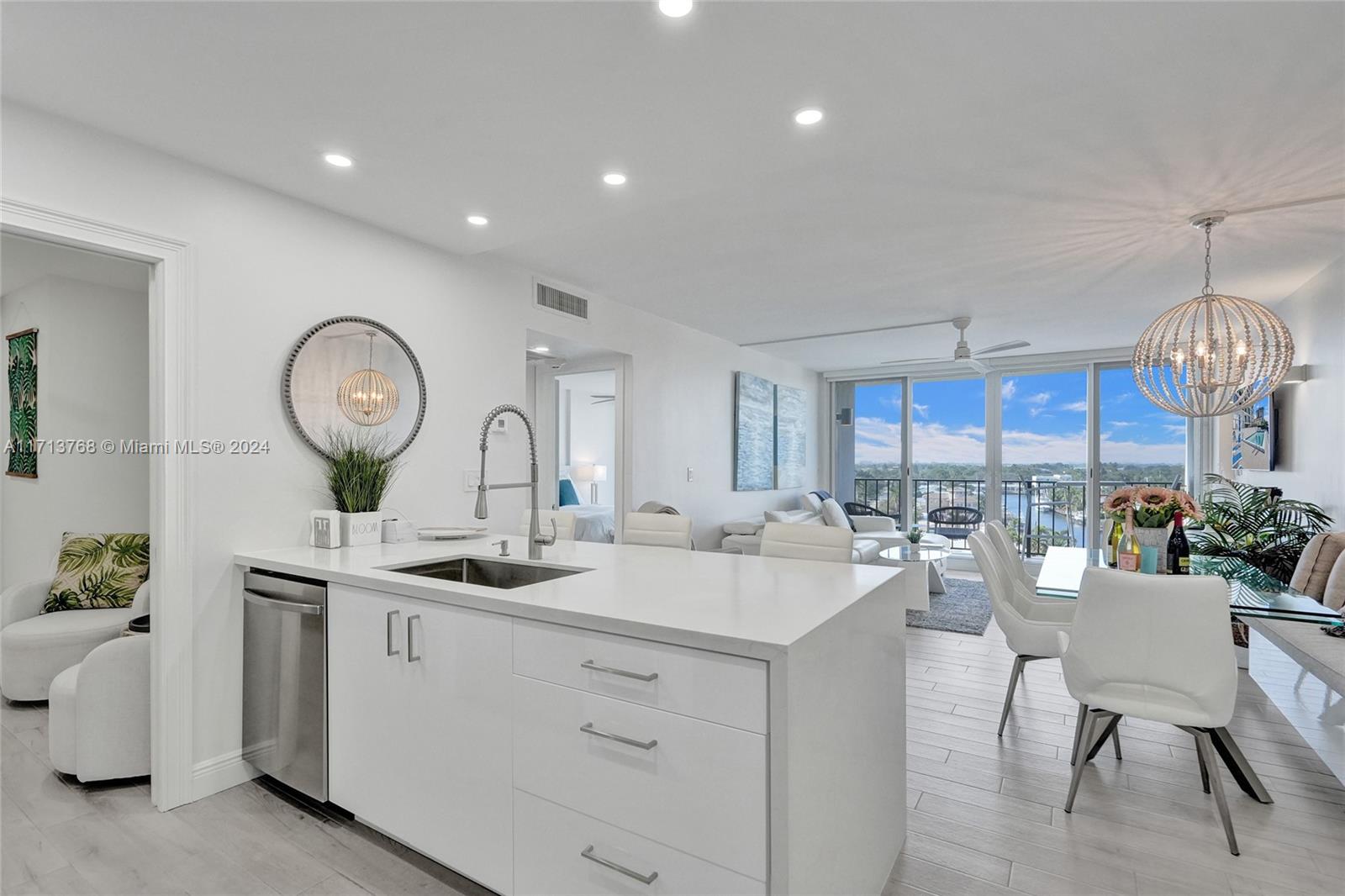SILVER THATCH INTRACOASTA - Residential