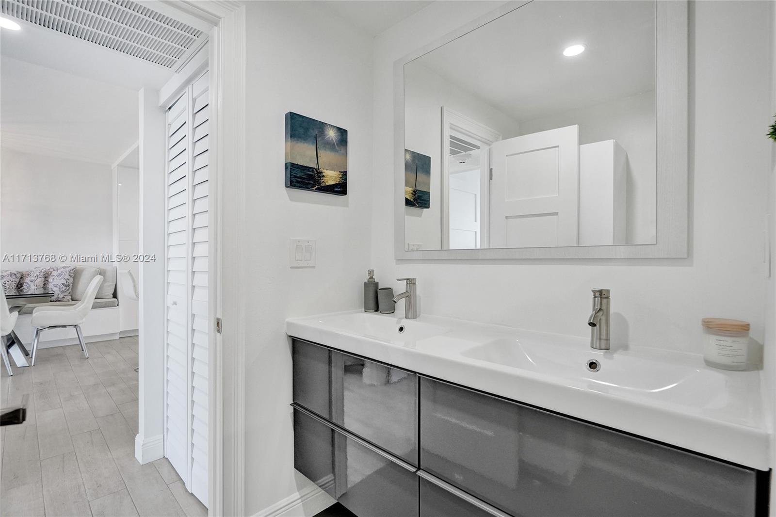 SILVER THATCH INTRACOASTA - Residential