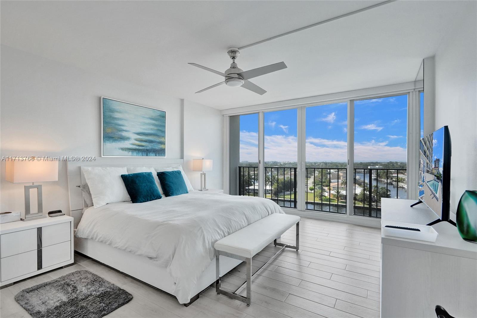 SILVER THATCH INTRACOASTA - Residential