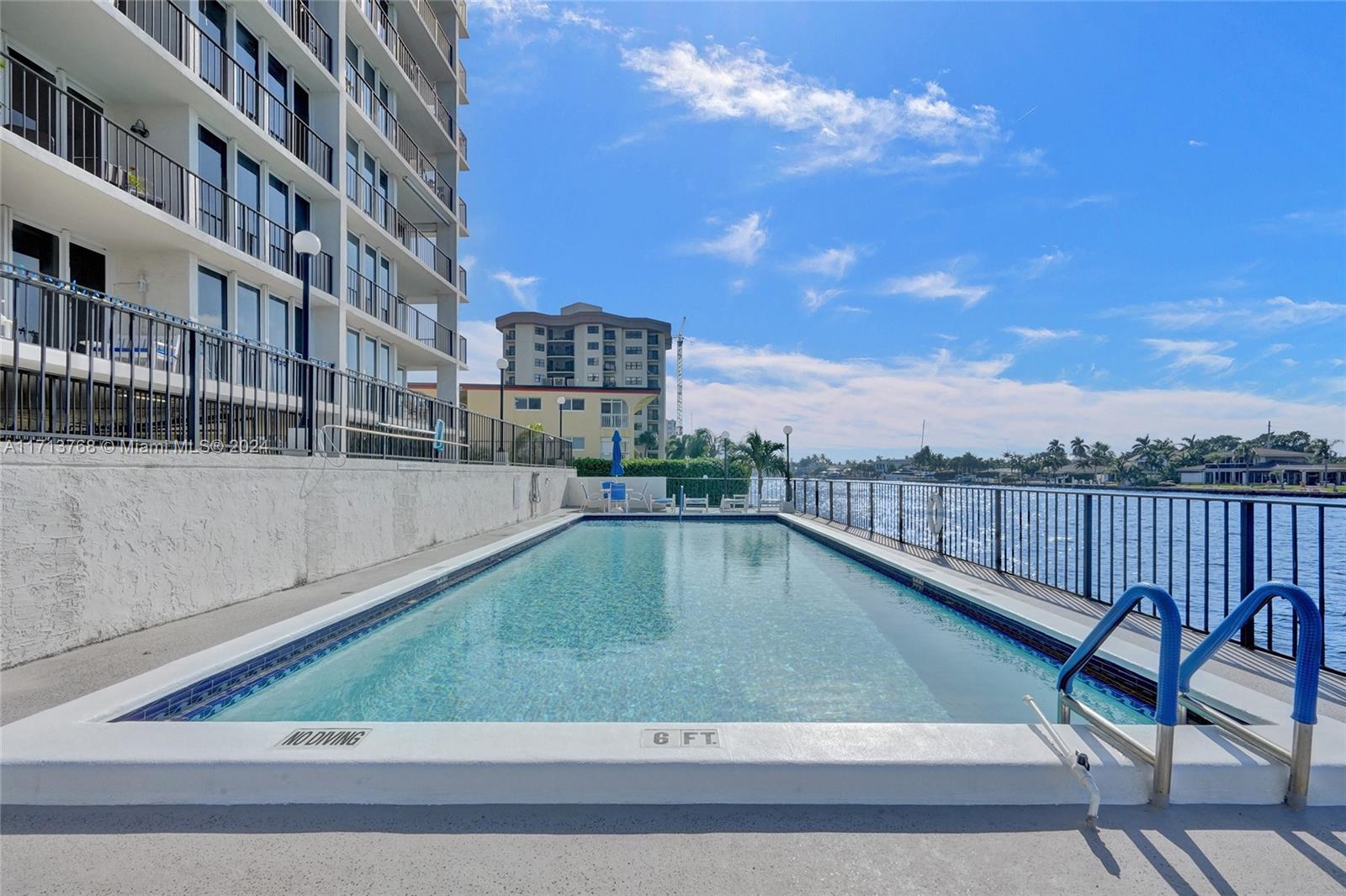SILVER THATCH INTRACOASTA - Residential