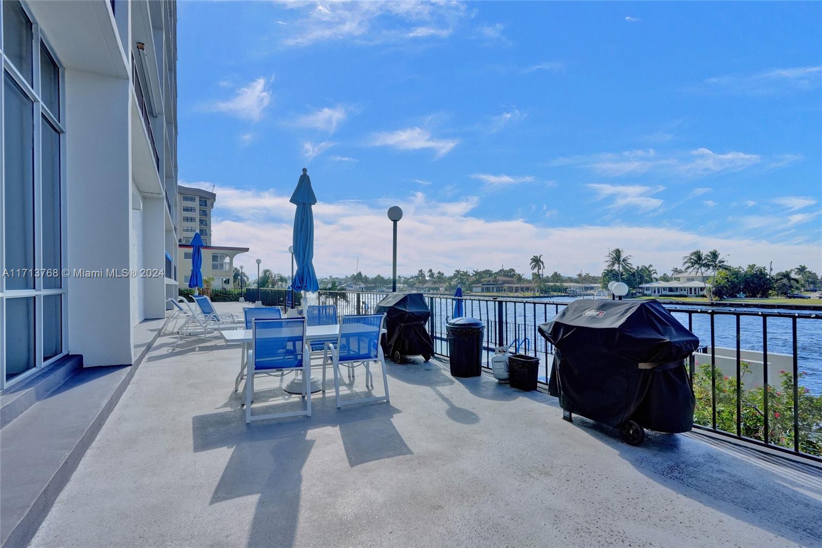 SILVER THATCH INTRACOASTA - Residential