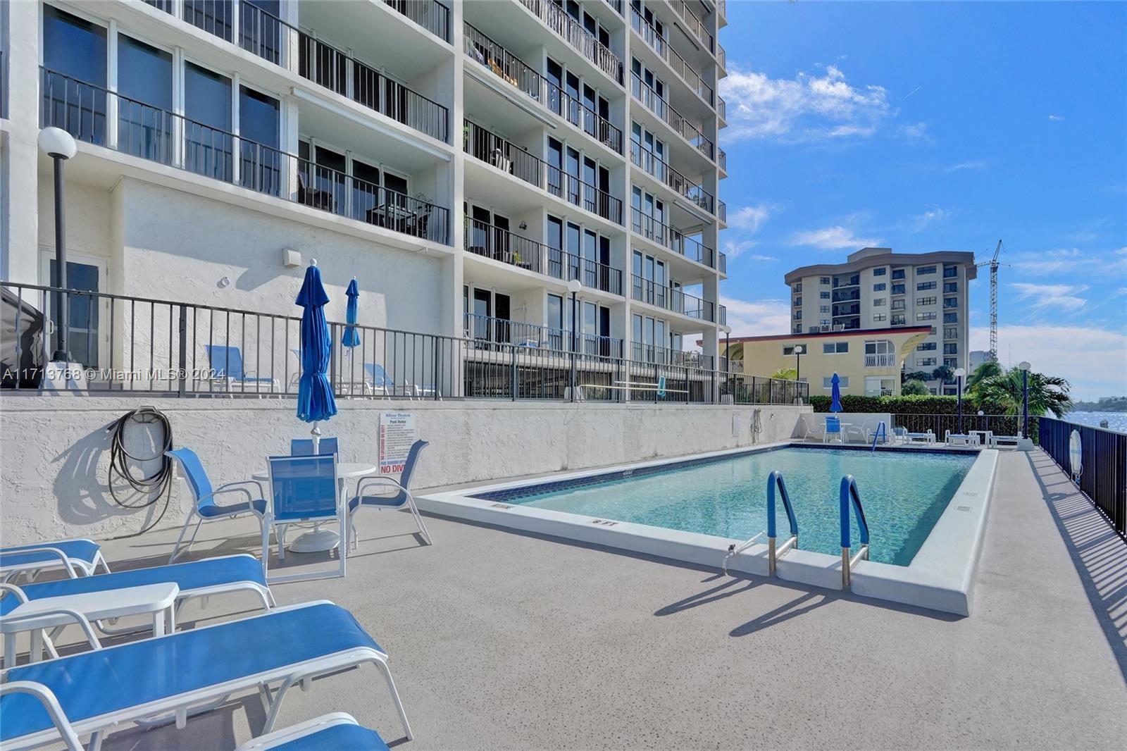 SILVER THATCH INTRACOASTA - Residential
