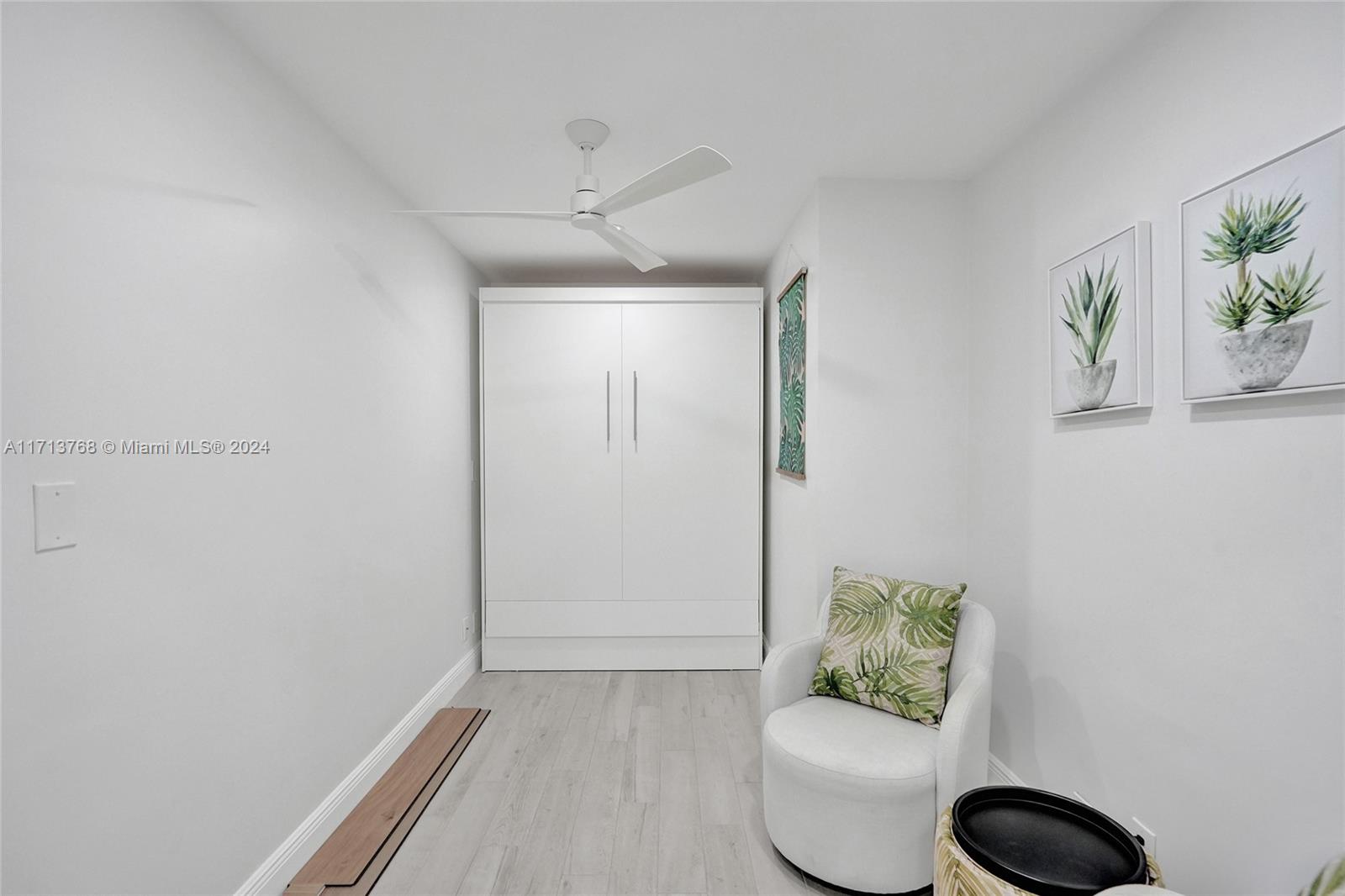SILVER THATCH INTRACOASTA - Residential