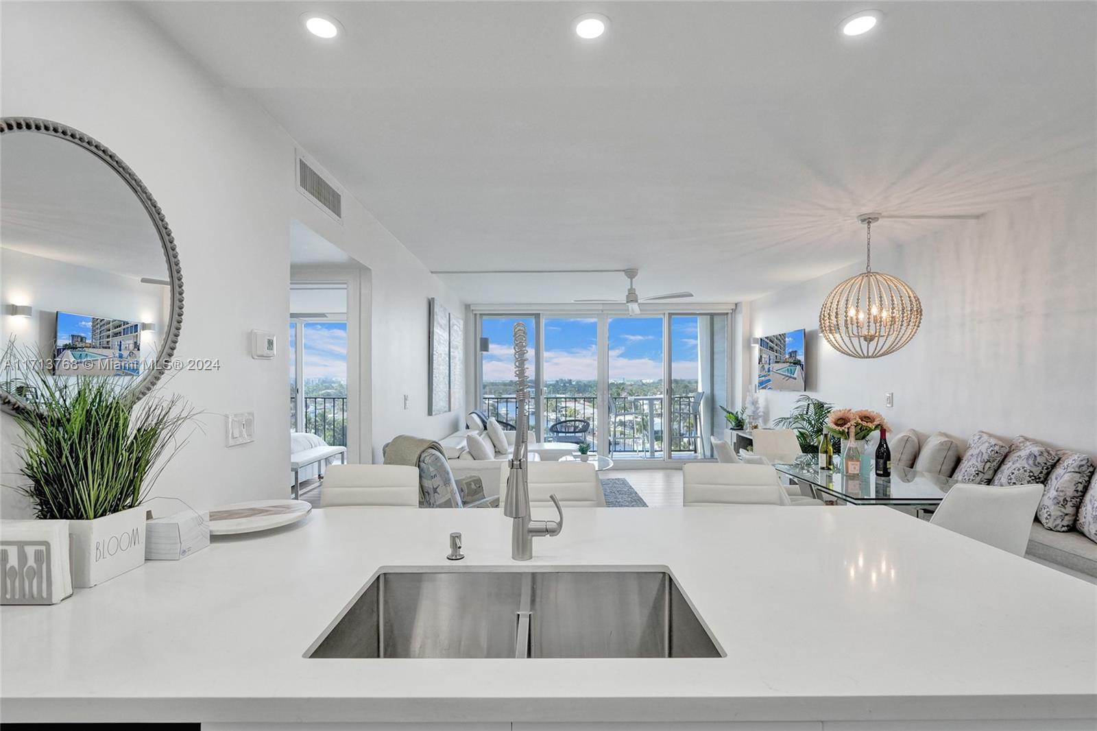 SILVER THATCH INTRACOASTA - Residential