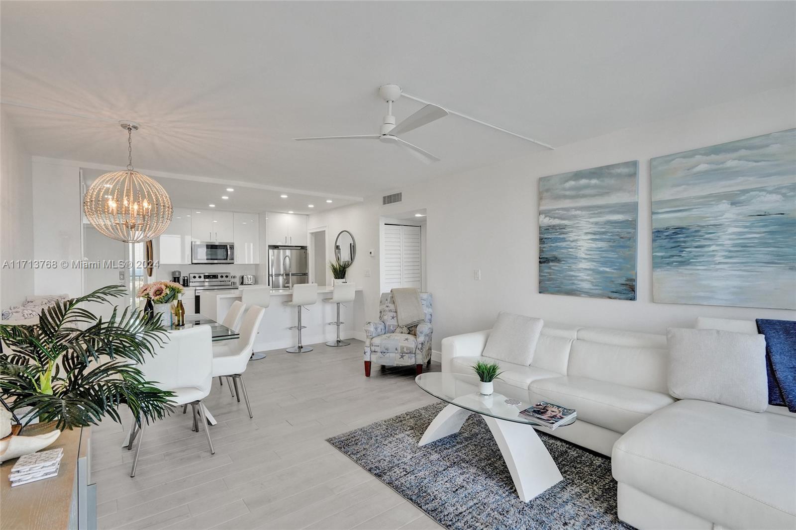 SILVER THATCH INTRACOASTA - Residential