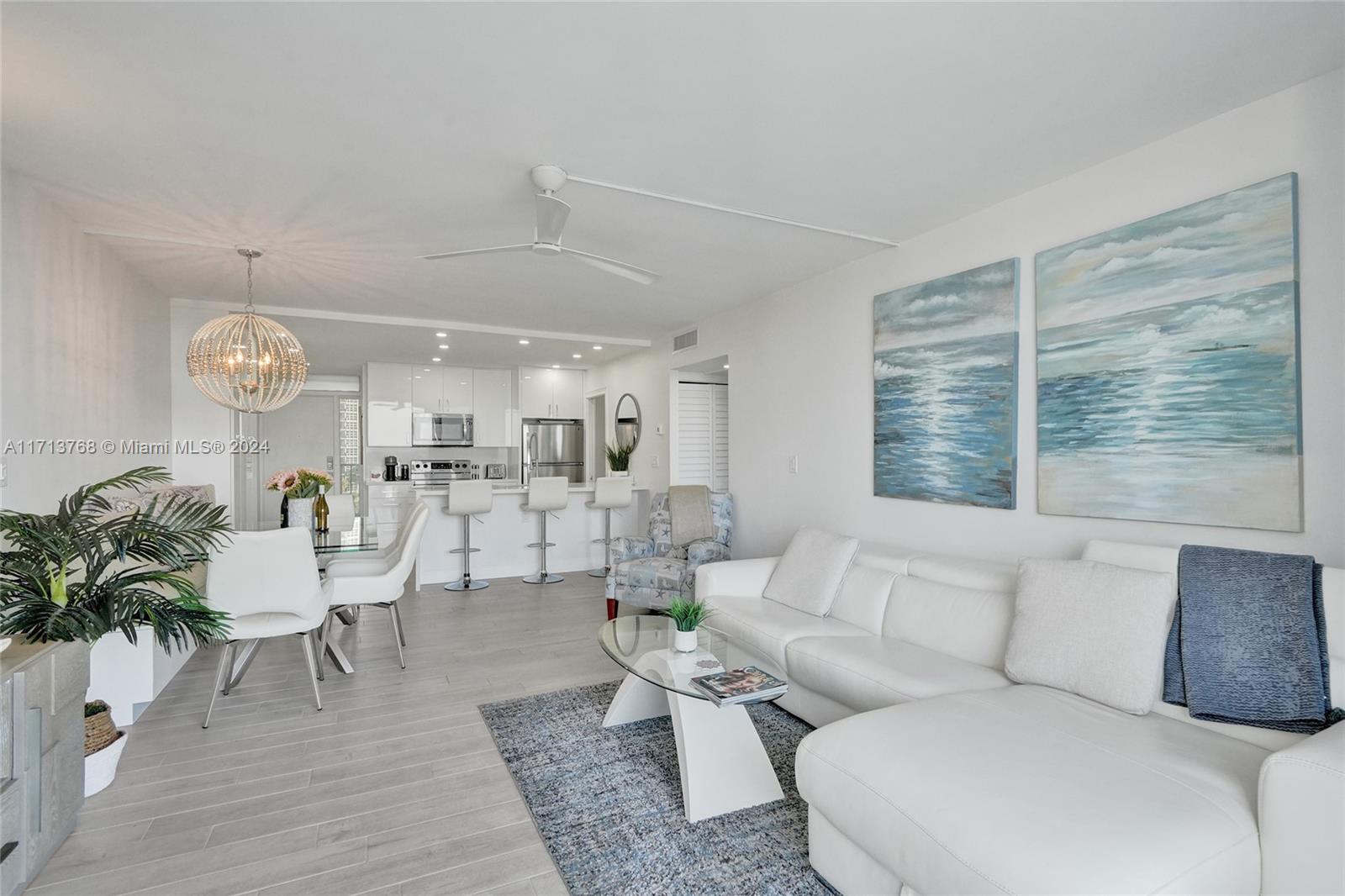 SILVER THATCH INTRACOASTA - Residential