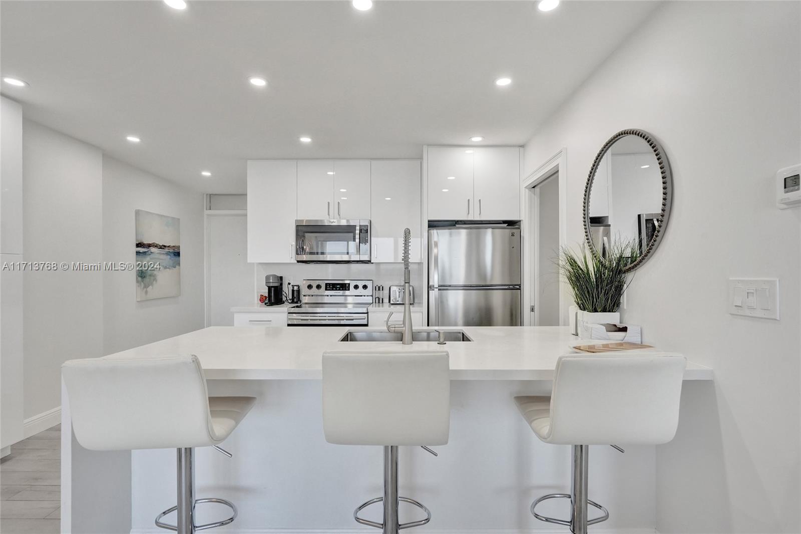 SILVER THATCH INTRACOASTA - Residential