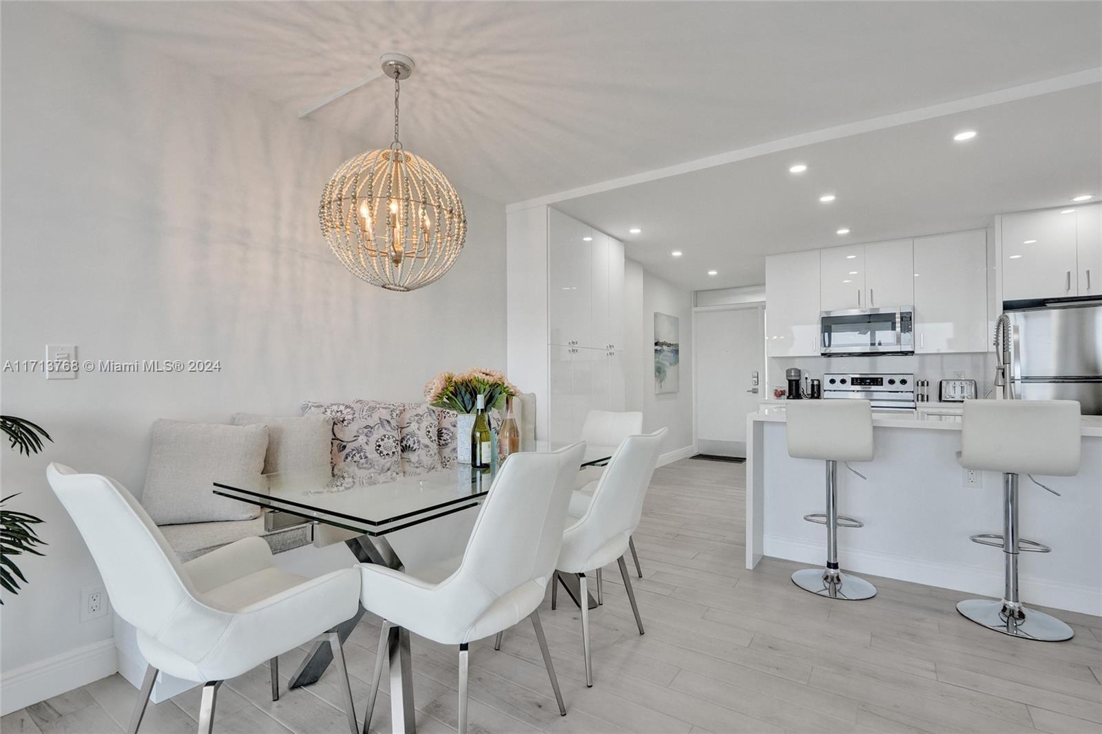 SILVER THATCH INTRACOASTA - Residential