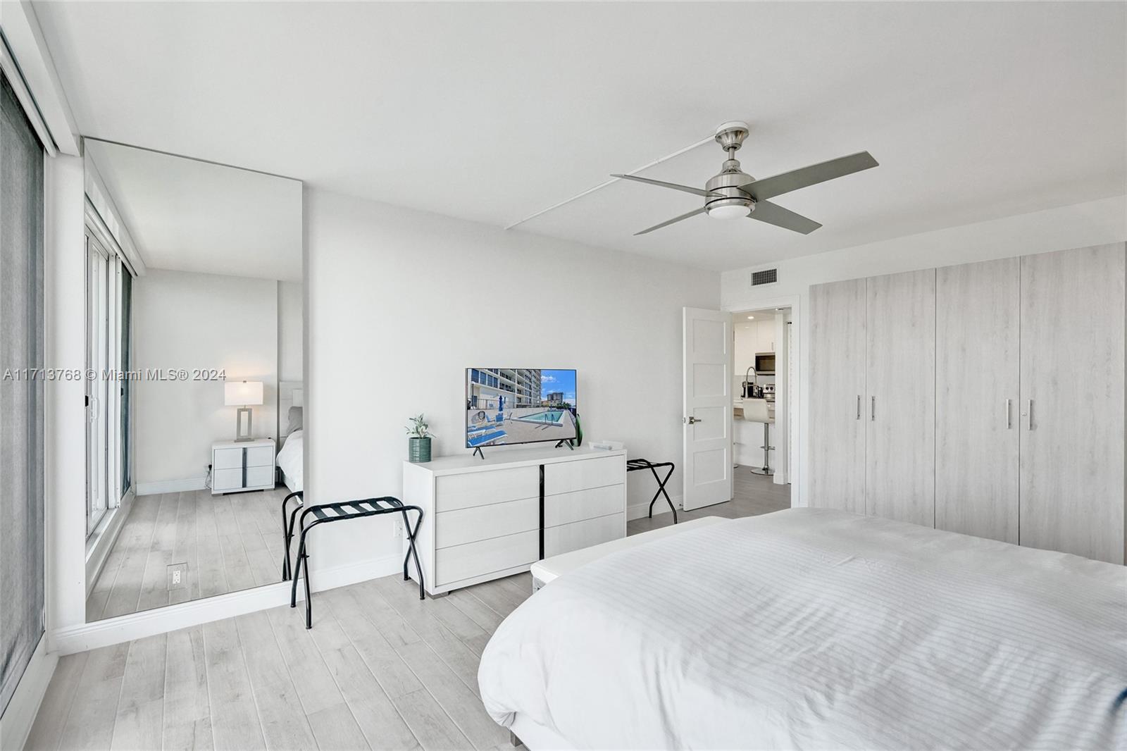 SILVER THATCH INTRACOASTA - Residential