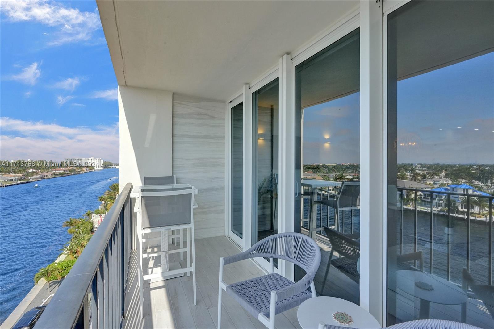 SILVER THATCH INTRACOASTA - Residential