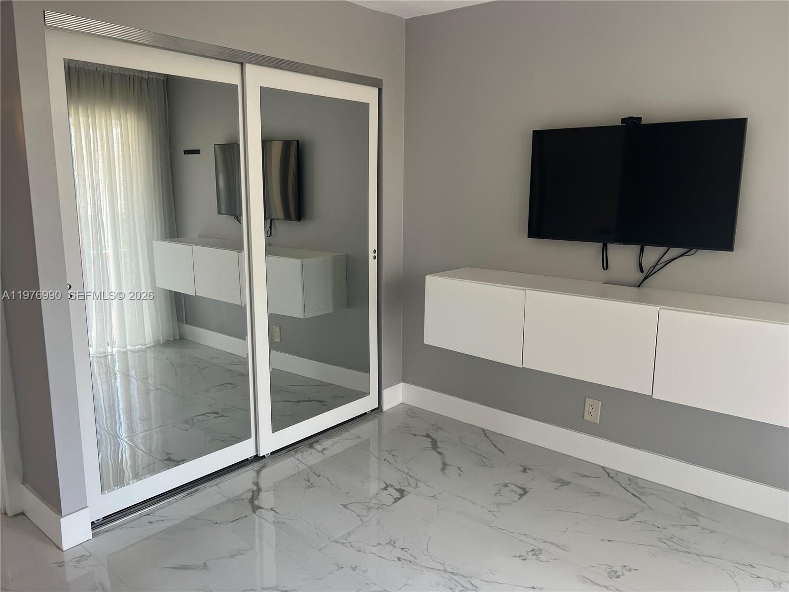 VIRGINIA OAKS CONDO - Residential