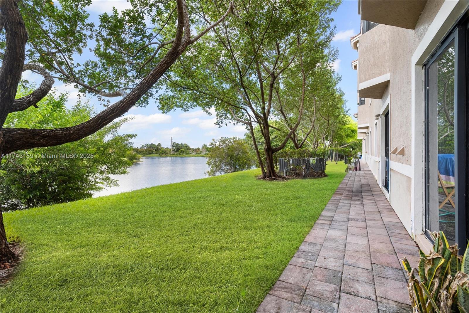 THE COURTS AT BAYSHORE II - Residential
