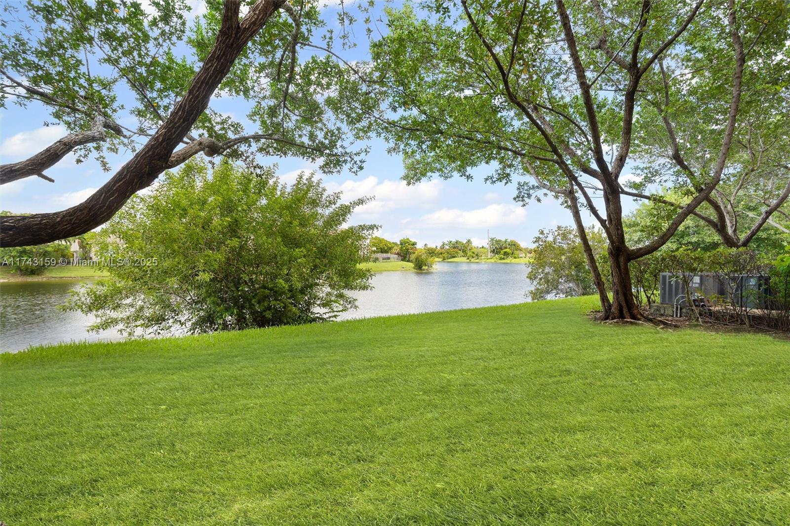 THE COURTS AT BAYSHORE II - Residential