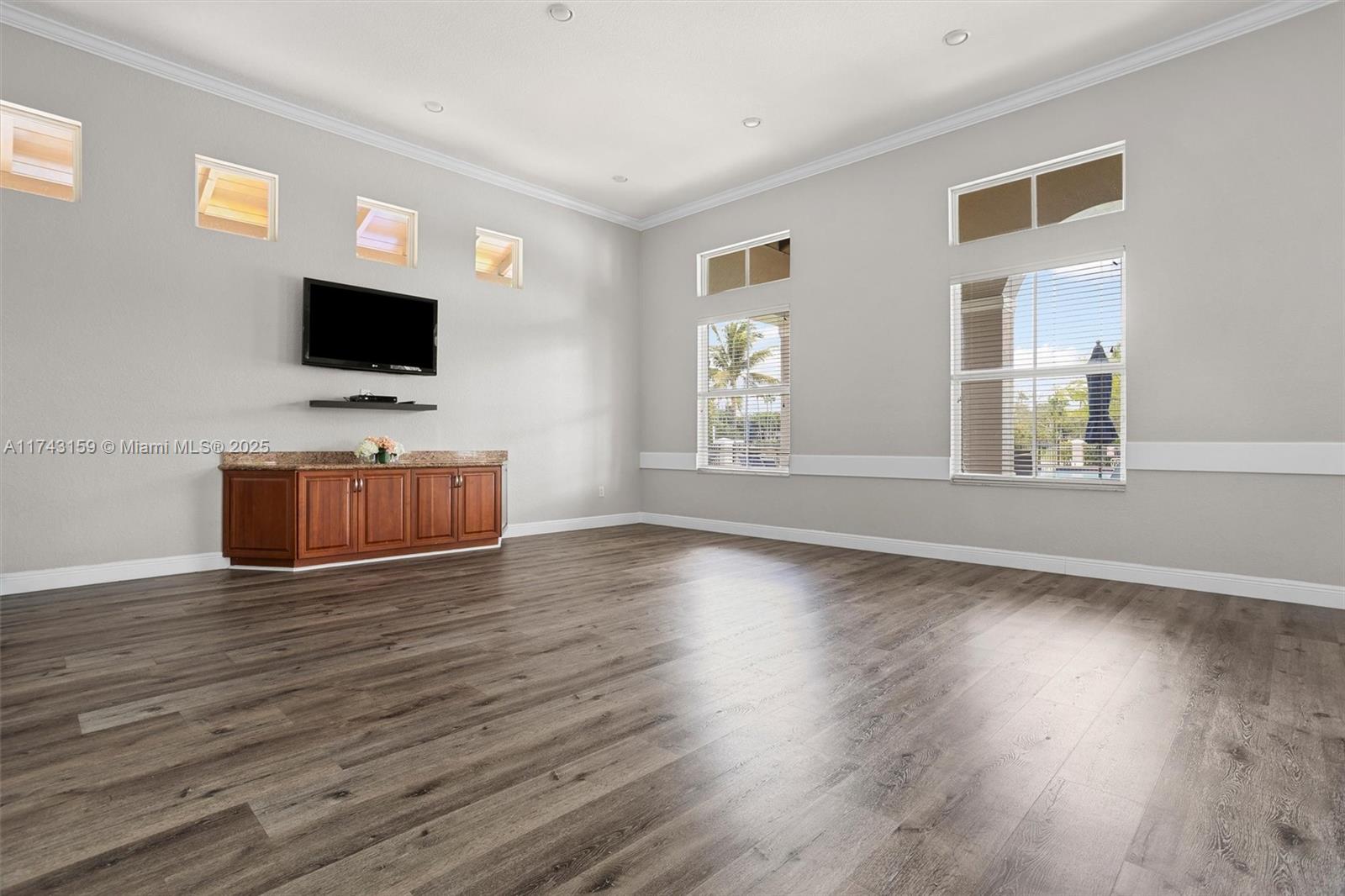 THE COURTS AT BAYSHORE II - Residential