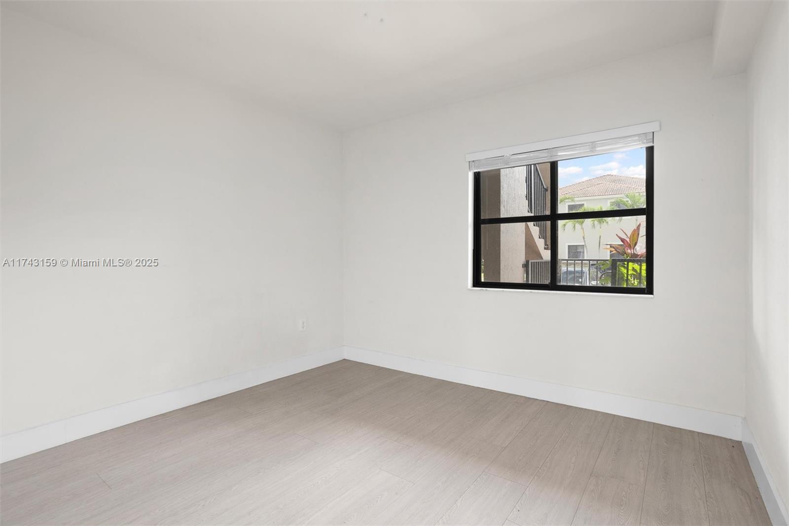 THE COURTS AT BAYSHORE II - Residential