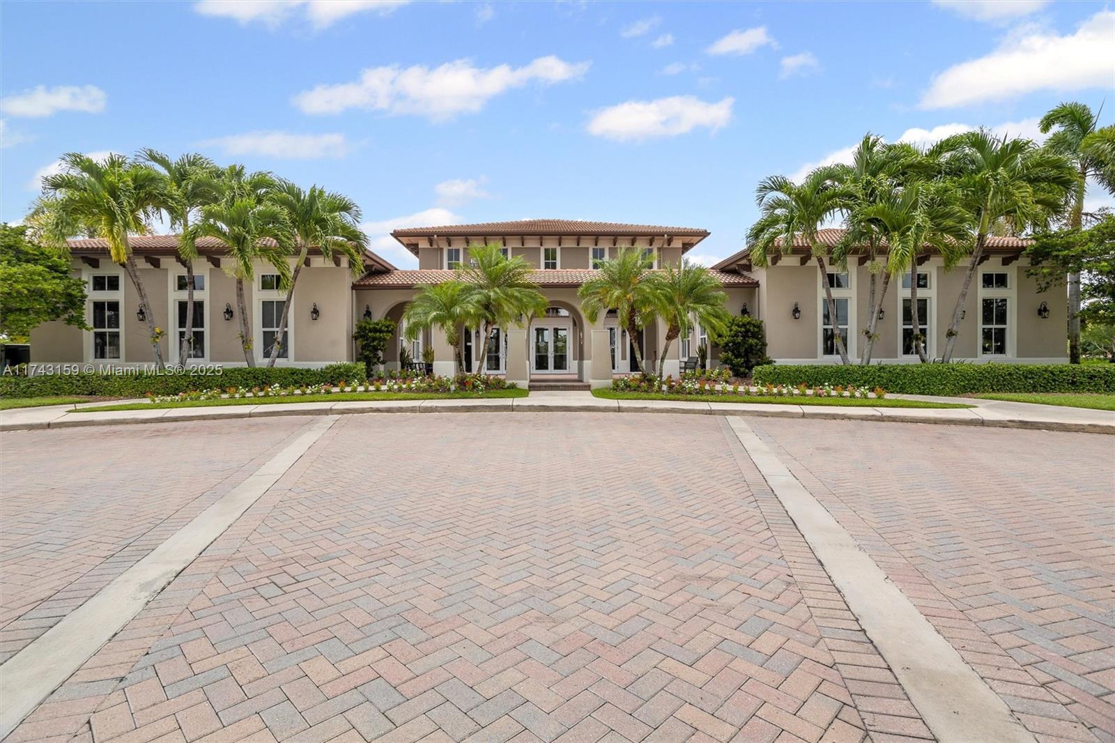 THE COURTS AT BAYSHORE II - Residential