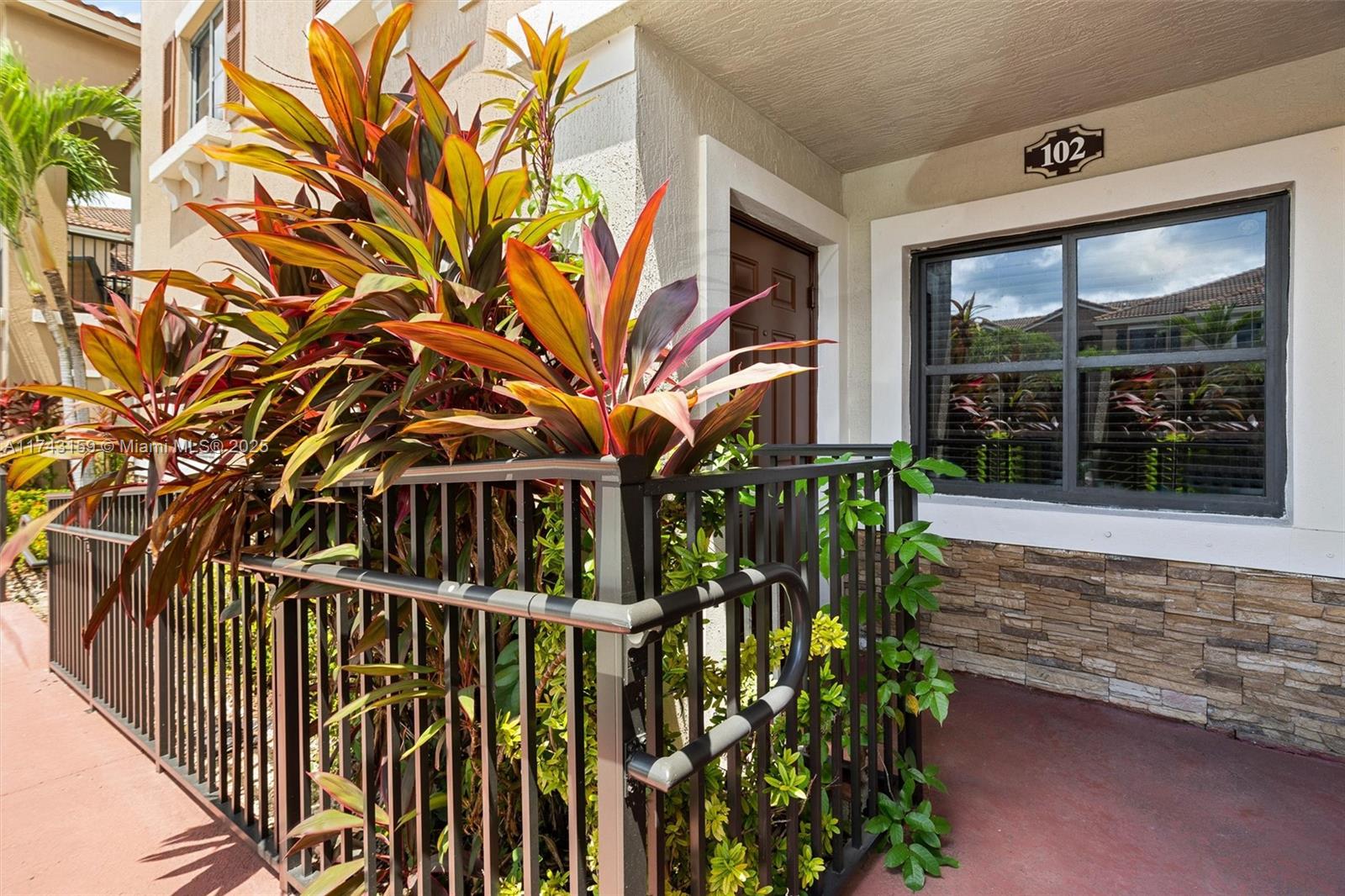 THE COURTS AT BAYSHORE II - Residential