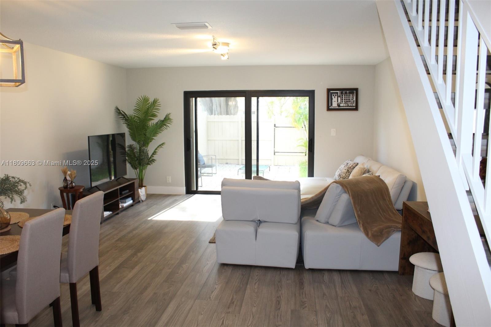 3044 S Oakland Forest Dr 2403