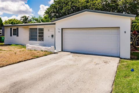 Single Family Residence in Lauderdale Lakes FL 3242 39th St St.jpg