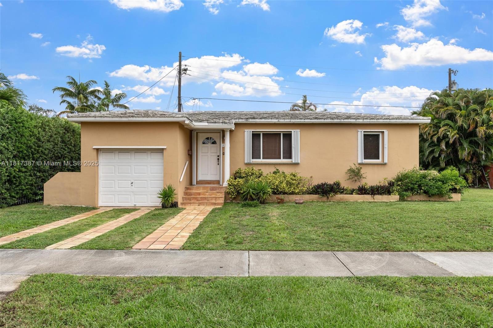 3241 Sw 20th St, Miami, Broward County, Florida - 2 Bedrooms  
1 Bathrooms - 