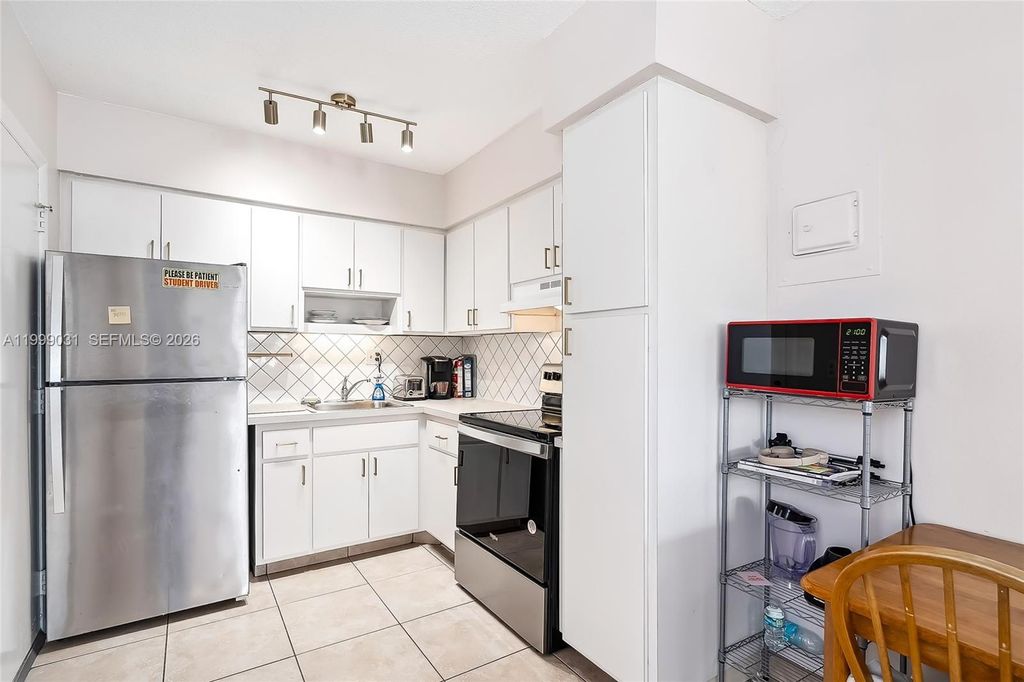 Photo of 1824 Monroe St #10, Hollywood, FL 33020 (MLS # A11999031)