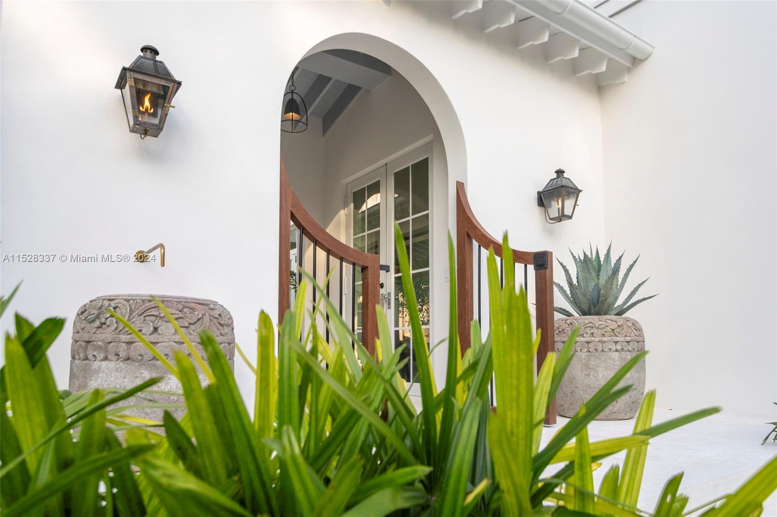 BISCAYNE KEY ESTATES - Residential