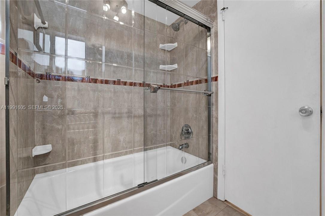 TRAFALGAR TOWERS CONDOMIN - Residential