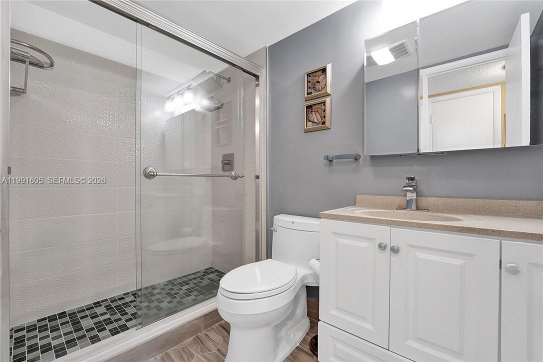 TRAFALGAR TOWERS CONDOMIN - Residential