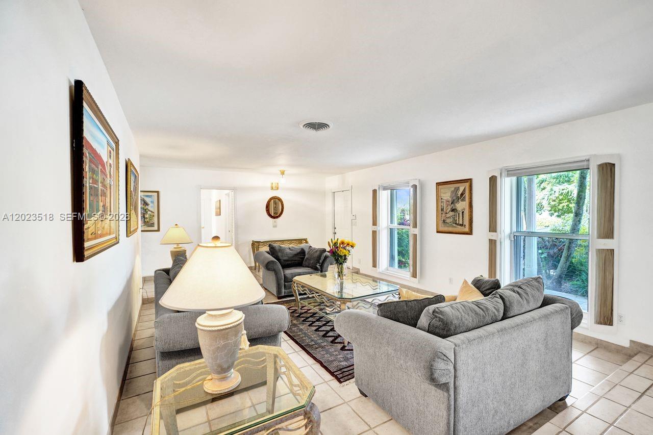 KENDALL POINT 2ND ADDN - Residential
