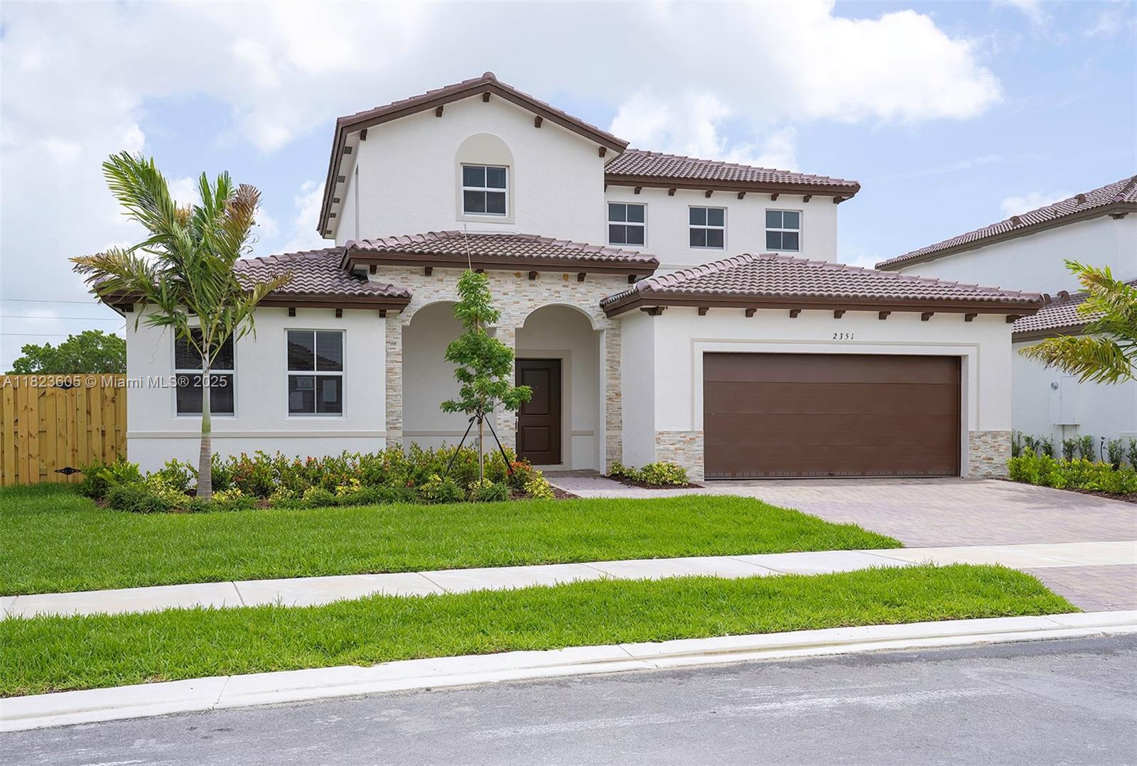 Rental Property at 2351 Se 27th Dr 2351, Homestead, Miami-Dade County, Florida - Bedrooms: 6 
Bathrooms: 4  - $5,500 MO.