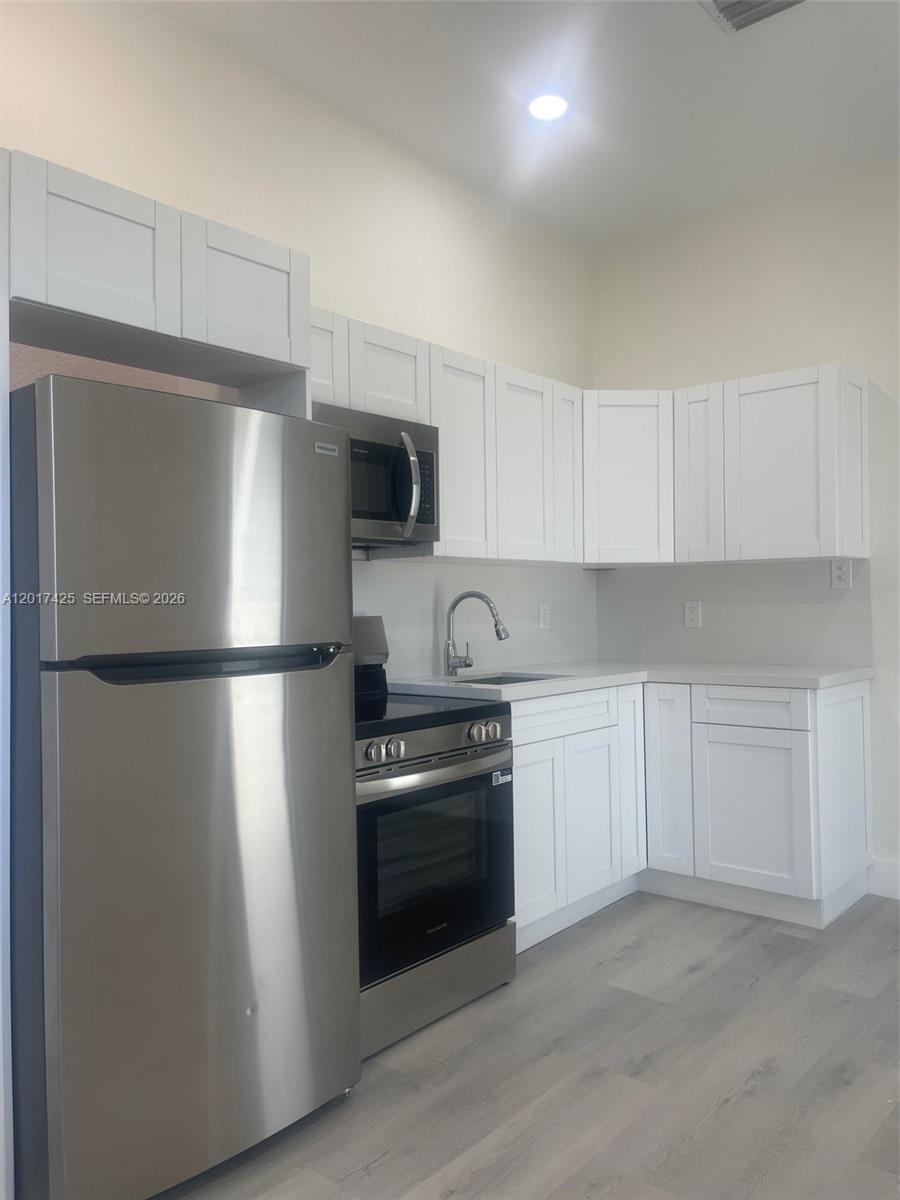 THE LANDINGS SEC 2 - Residential Lease
