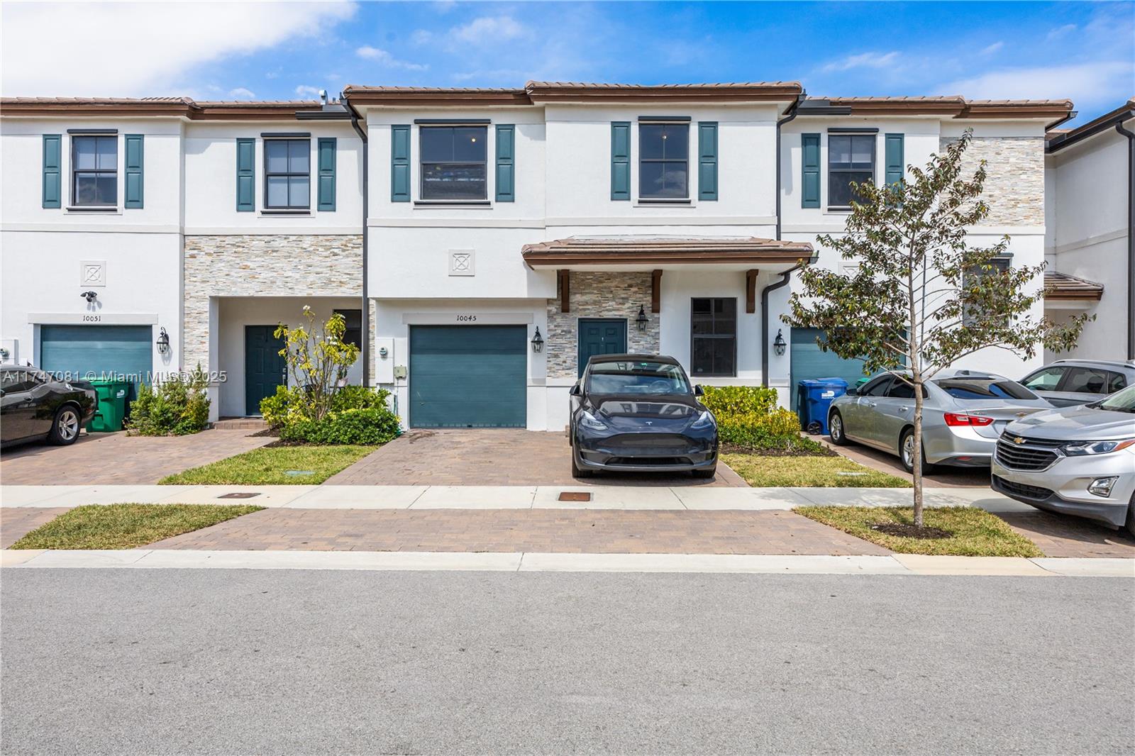 ENCLAVE SOUTH PHASE 2 - Residential