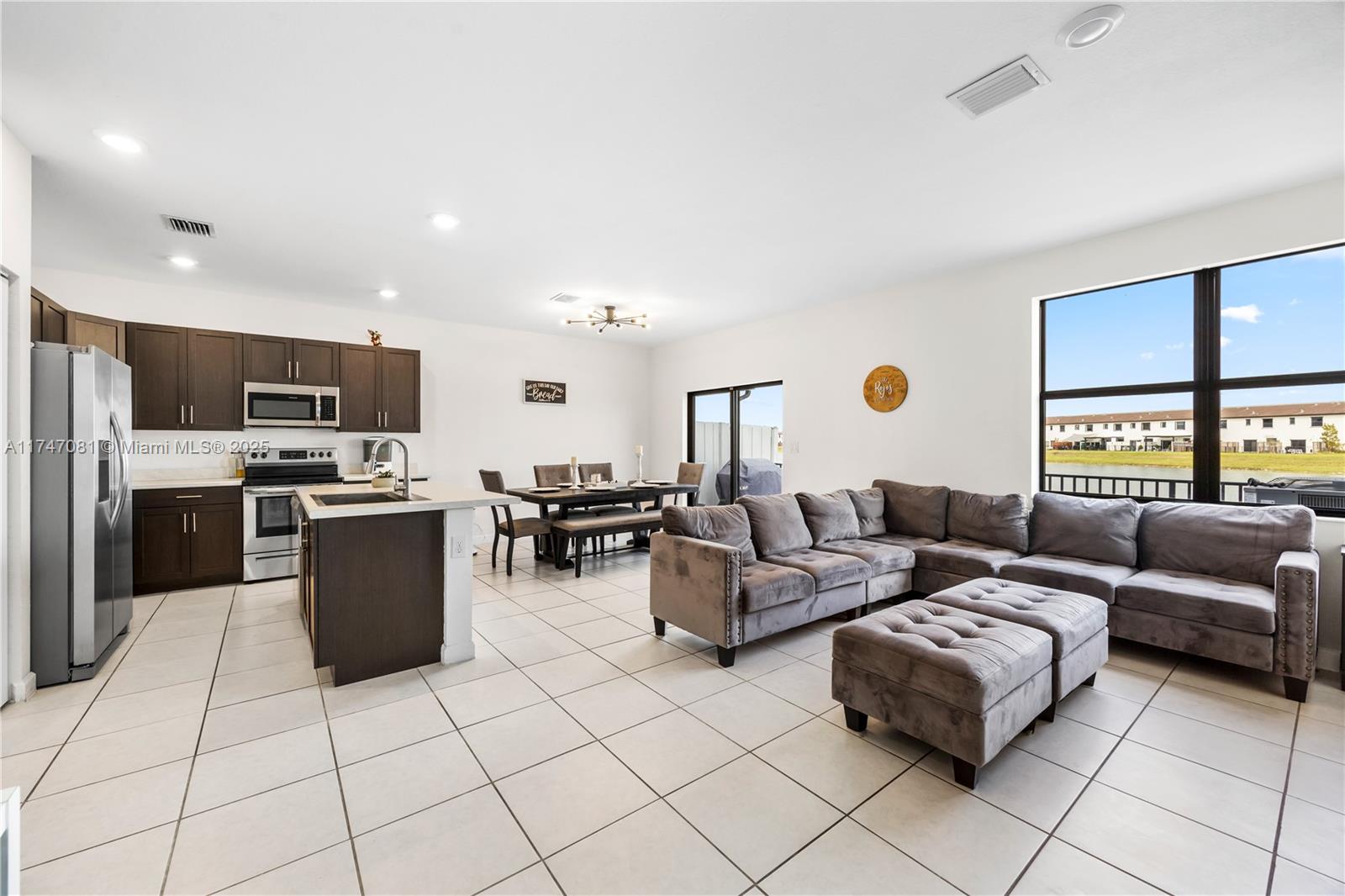 ENCLAVE SOUTH PHASE 2 - Residential