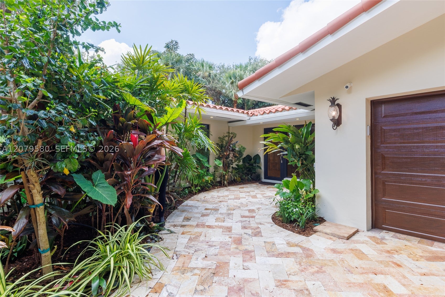 737 NW 4TH ST