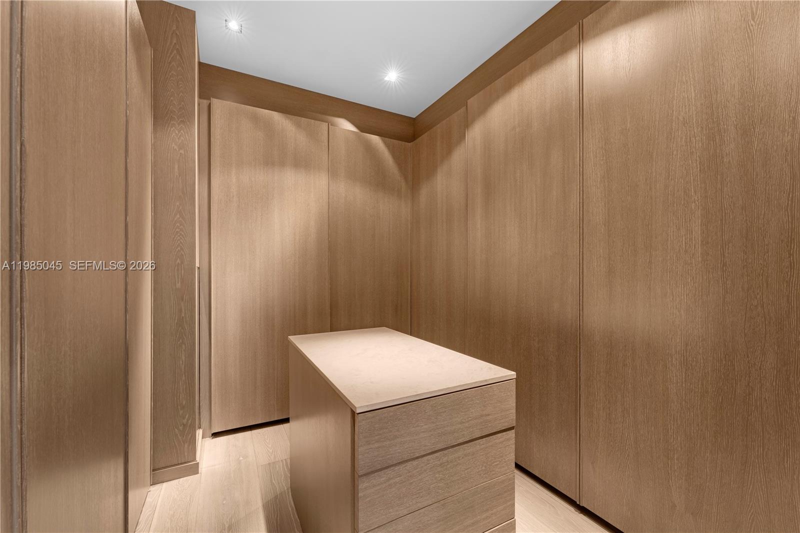 APOGEE CONDO - Residential